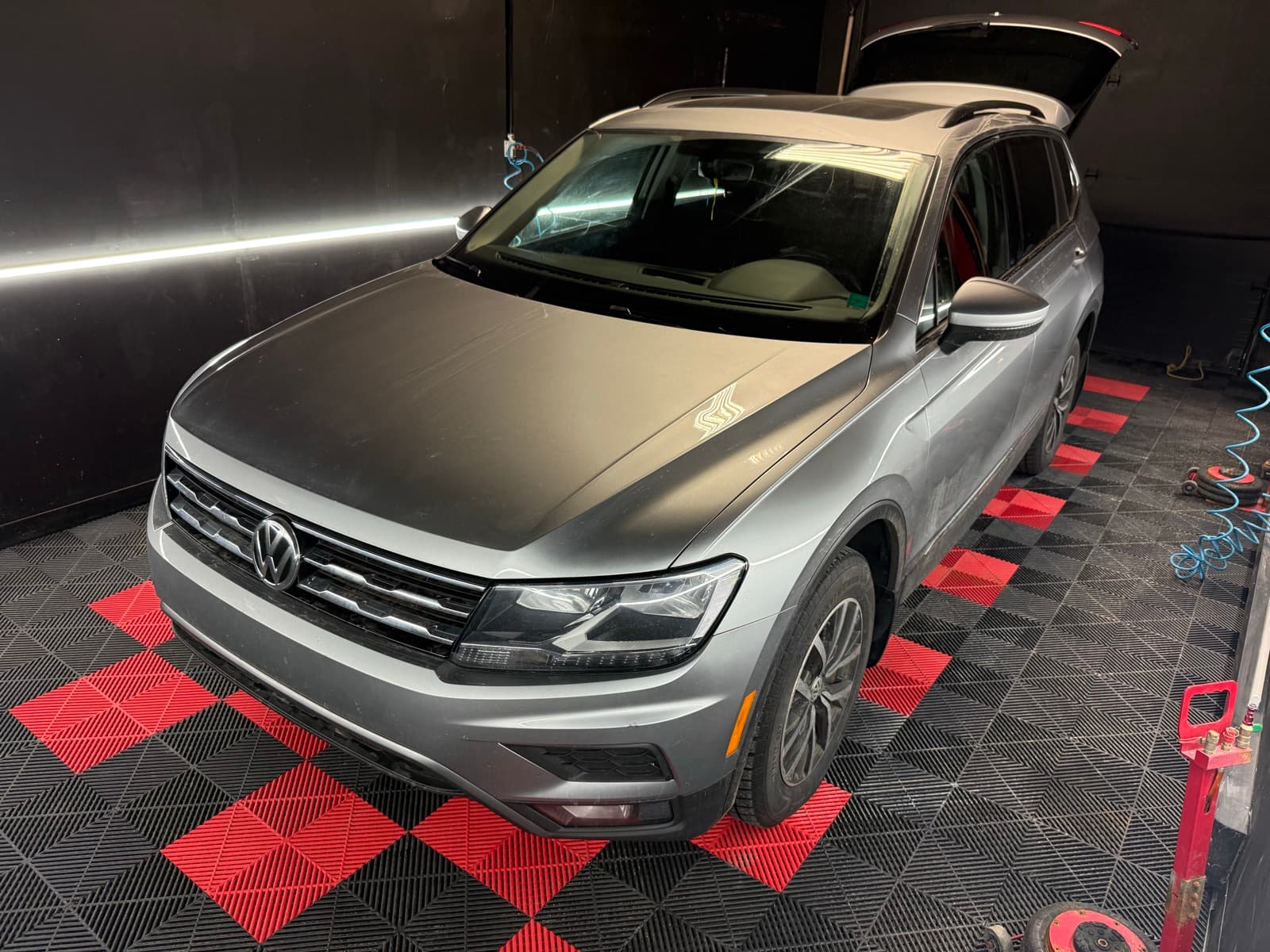 Volkswagen Tiguan up in the PitStop & Go service bay
